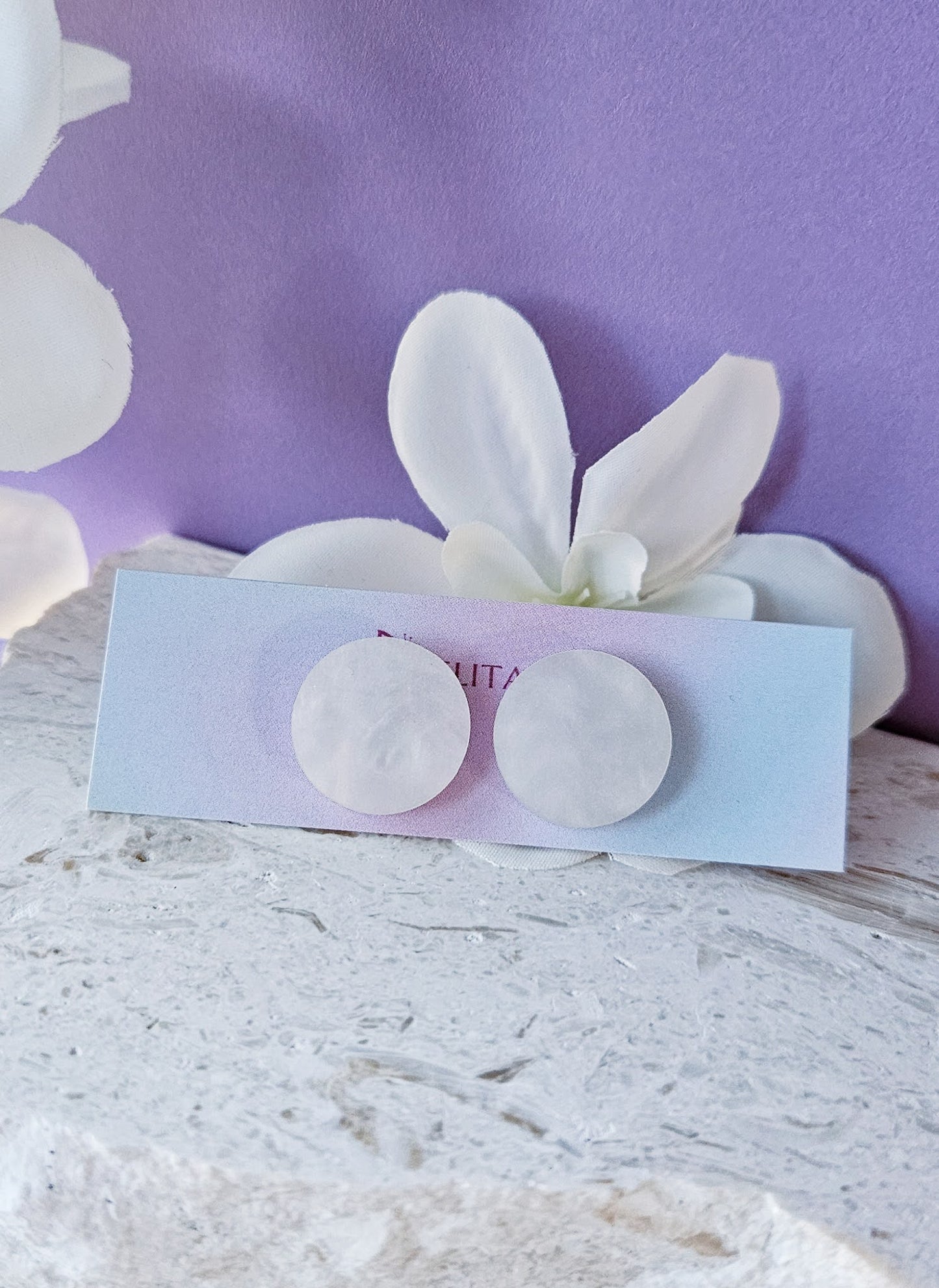 White Marble|Studs